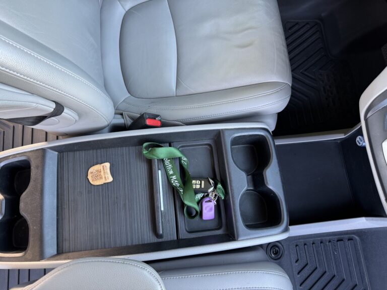 Honda Odyssey cupholders and console after detailing