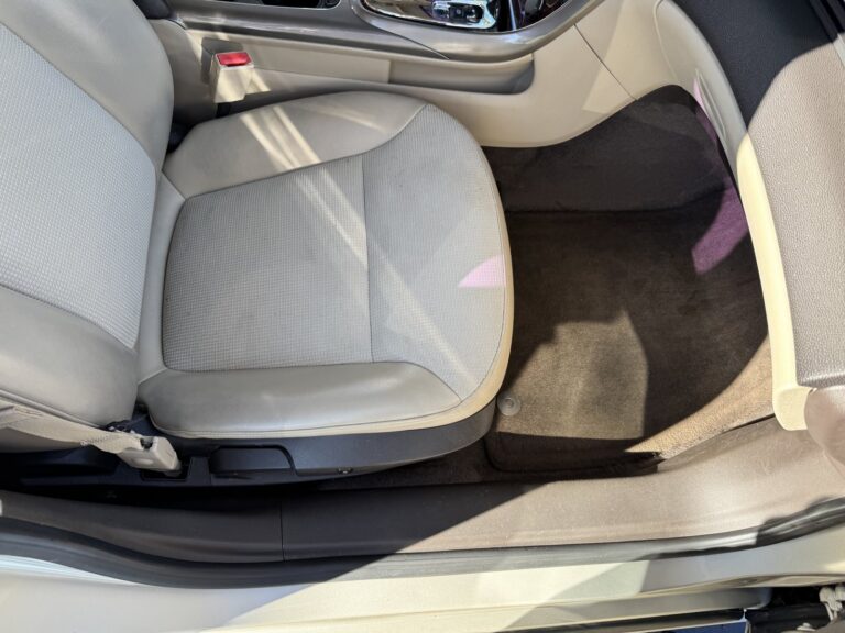 Chevrolet Traverse passenger footwell after detailing