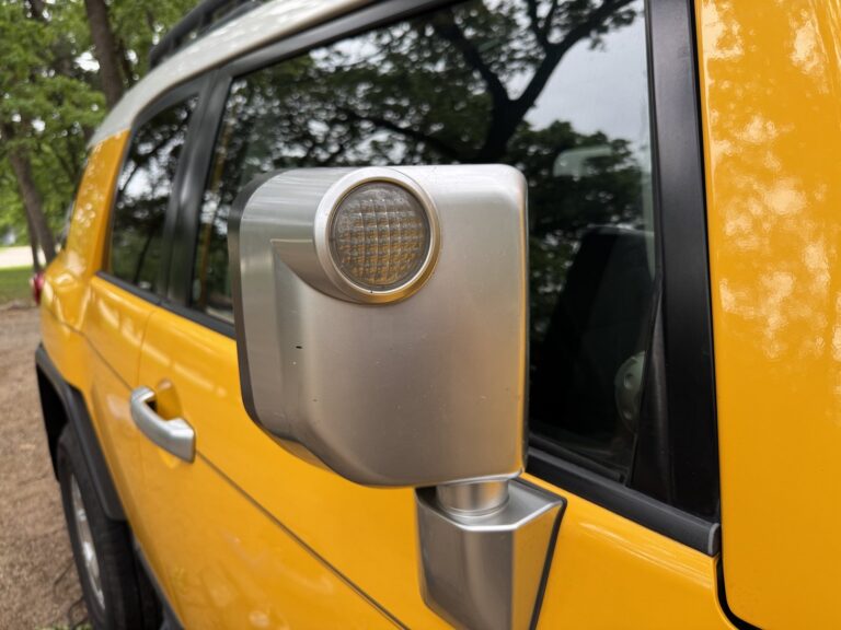 Toyota FJ Cruiser side mirror after detailing