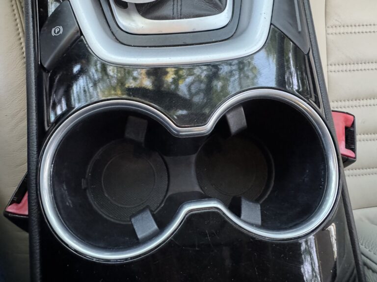 Ford Fusion cupholders & console after detailing